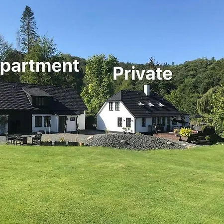 Naturskon Landidyl Pa Ibaekgaarden - I Egen Bolig