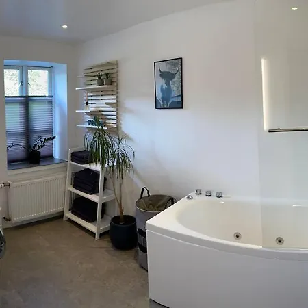 Naturskon Landidyl Pa Ibaekgaarden - I Egen Bolig Vejle