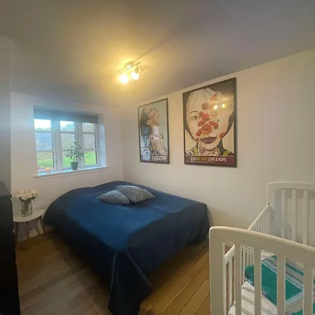 Naturskon Landidyl Pa Ibaekgaarden - I Egen Bolig