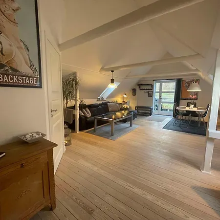 Naturskon Landidyl Pa Ibaekgaarden - I Egen Bolig Apartment *