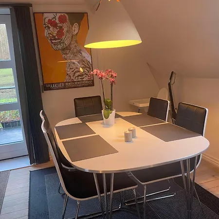 Naturskon Landidyl Pa Ibaekgaarden - I Egen Bolig *