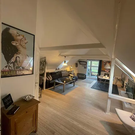 Naturskon Landidyl Pa Ibaekgaarden - I Egen Bolig Apartment