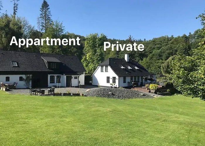 Naturskon Landidyl Pa Ibaekgaarden - I Egen Bolig