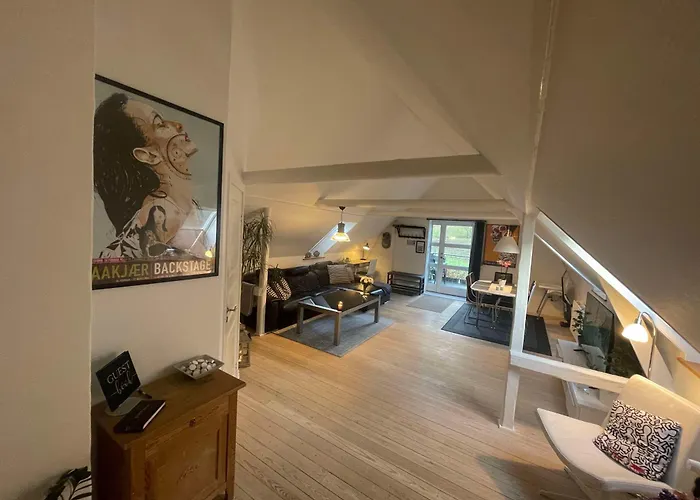 Naturskon Landidyl Pa Ibaekgaarden - I Egen Bolig Apartment